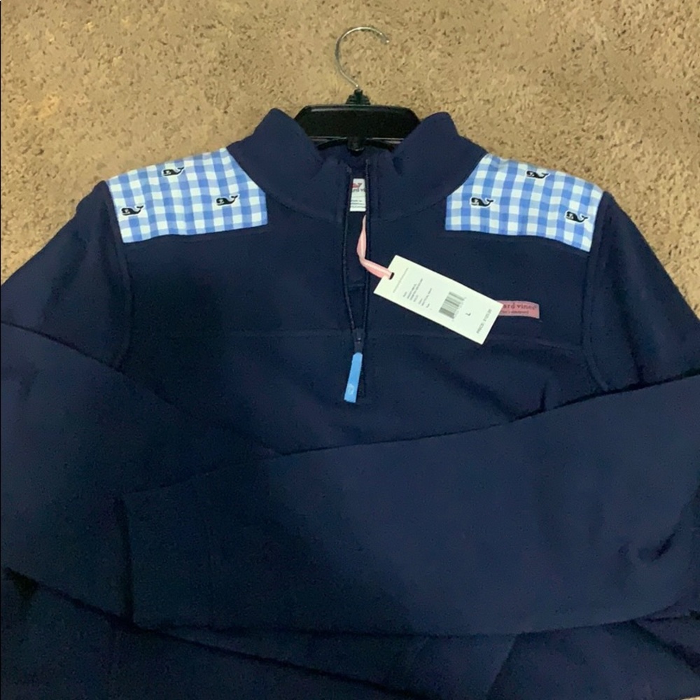 Vineyard vines pull over